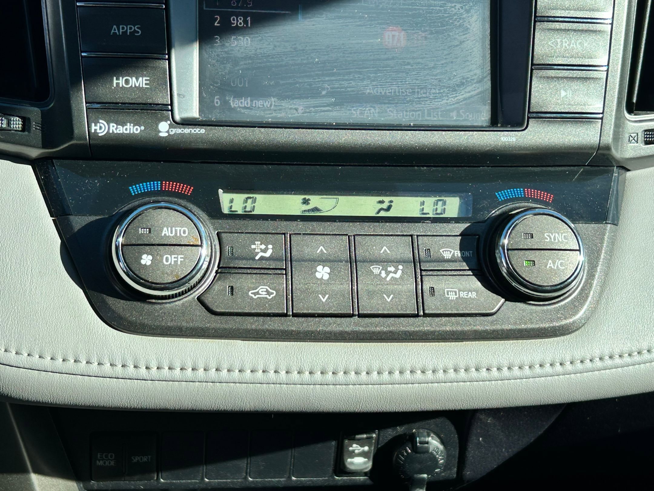 Used 2015 Toyota RAV4 XLE image 21