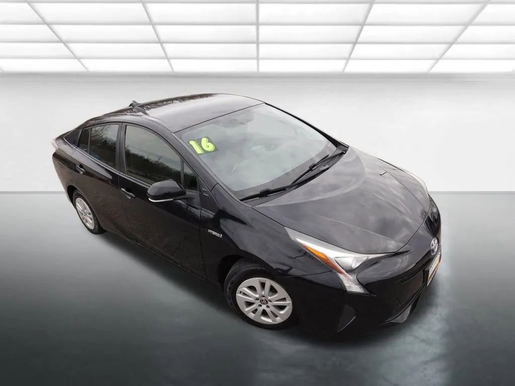 Used 2016 Toyota Prius Two image 2