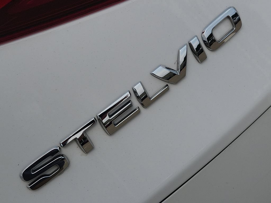 Used 2023 Alfa Romeo Stelvio Sprint AWD/4WD image 11