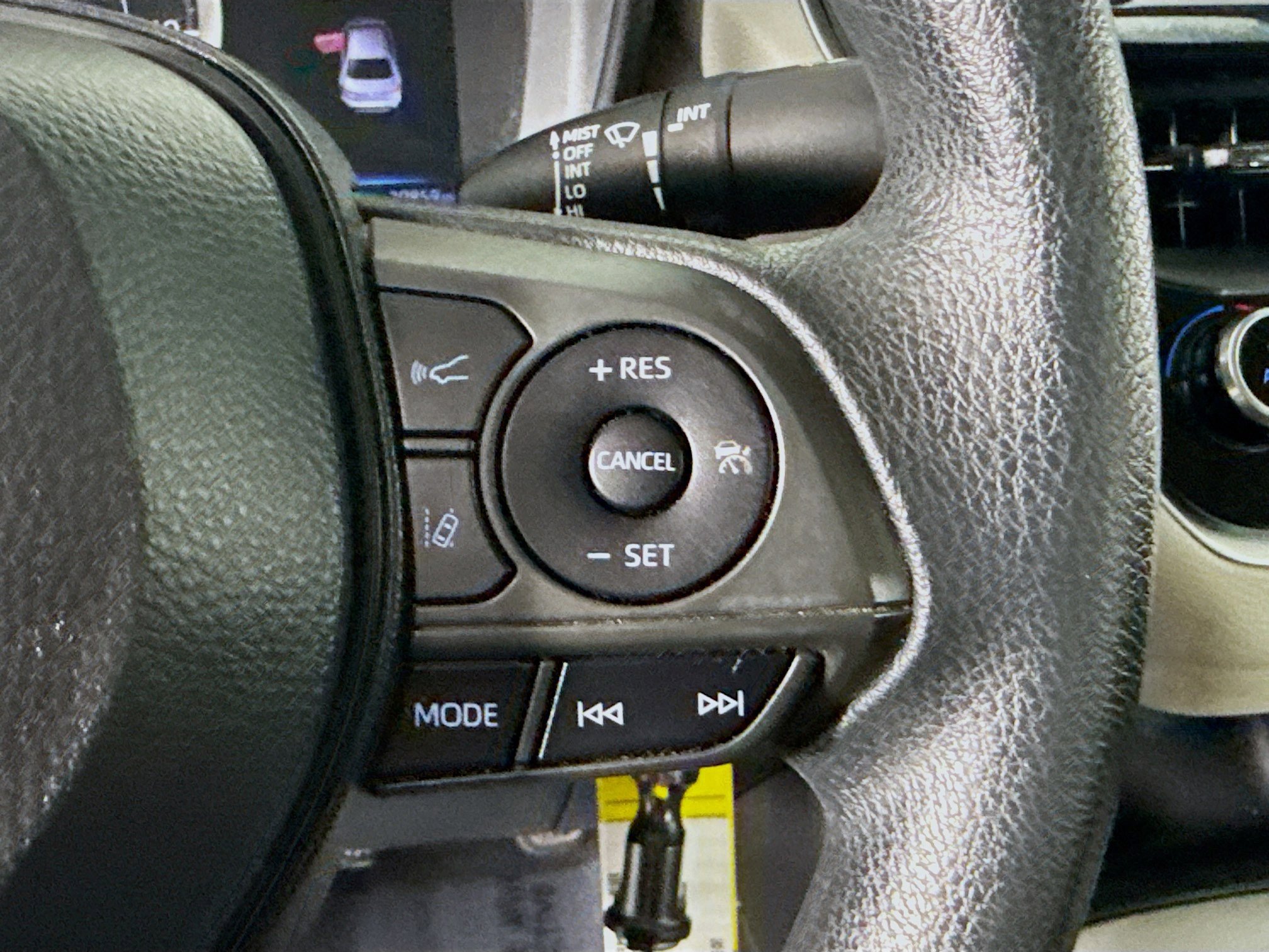 Used 2020 Toyota Corolla LE FWD image 15
