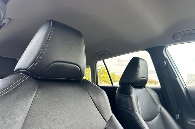 Certified 2025 Toyota Corolla Cross XLE FWD image 21