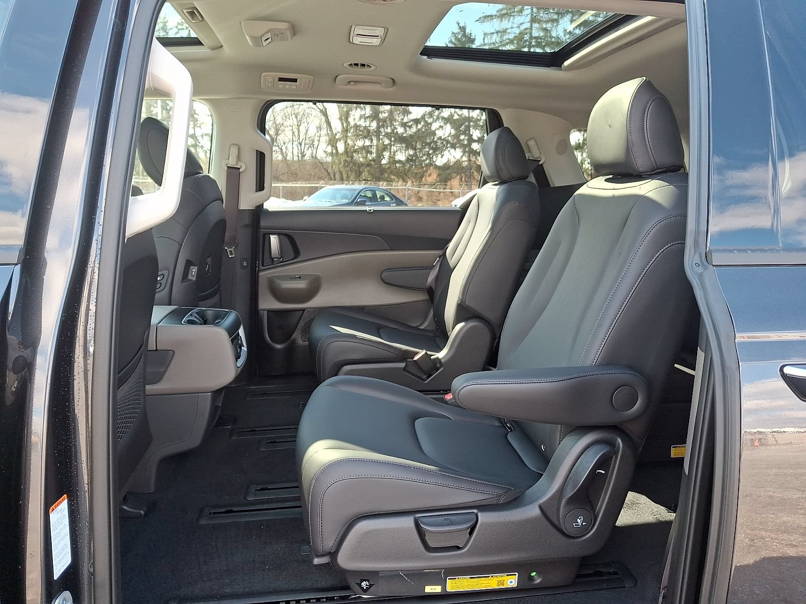 New 2026 Kia Carnival SX FWD image 8