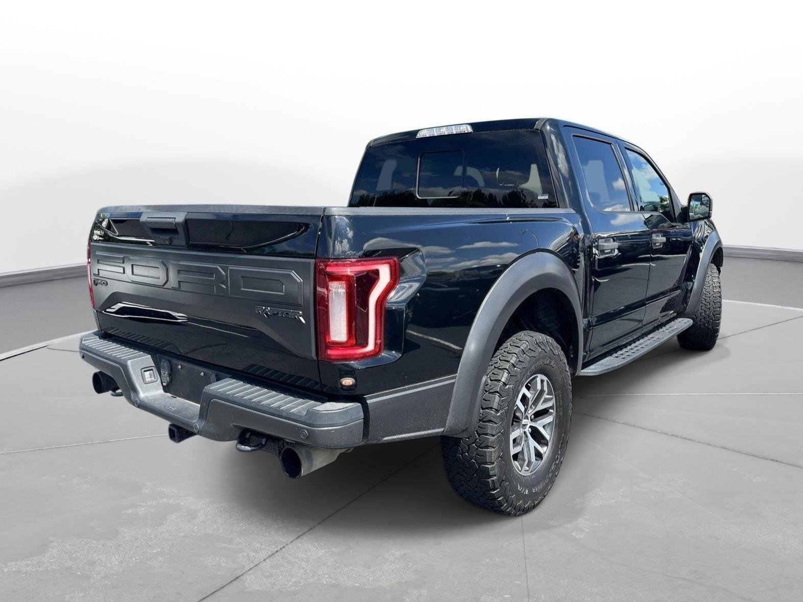 Used 2018 Ford F150 Raptor w/ Equipment Group 801A Mid AWD/4WD image 6