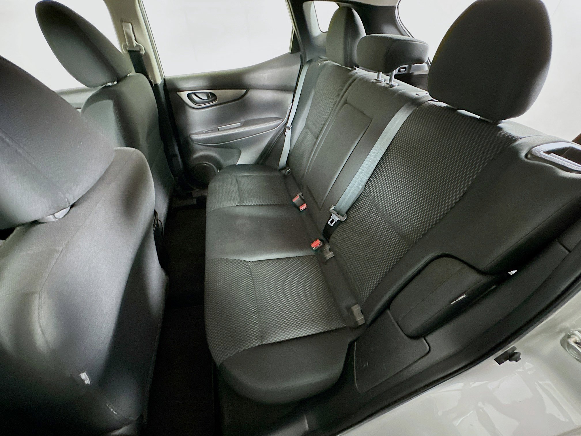 Used 2022 Nissan Rogue Sport S image 25