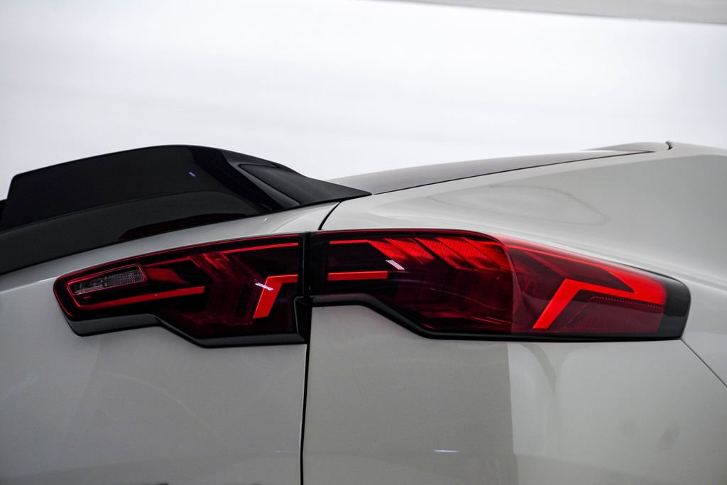 Used 2025 BMW X2 M35i w/ Premium Package image 13