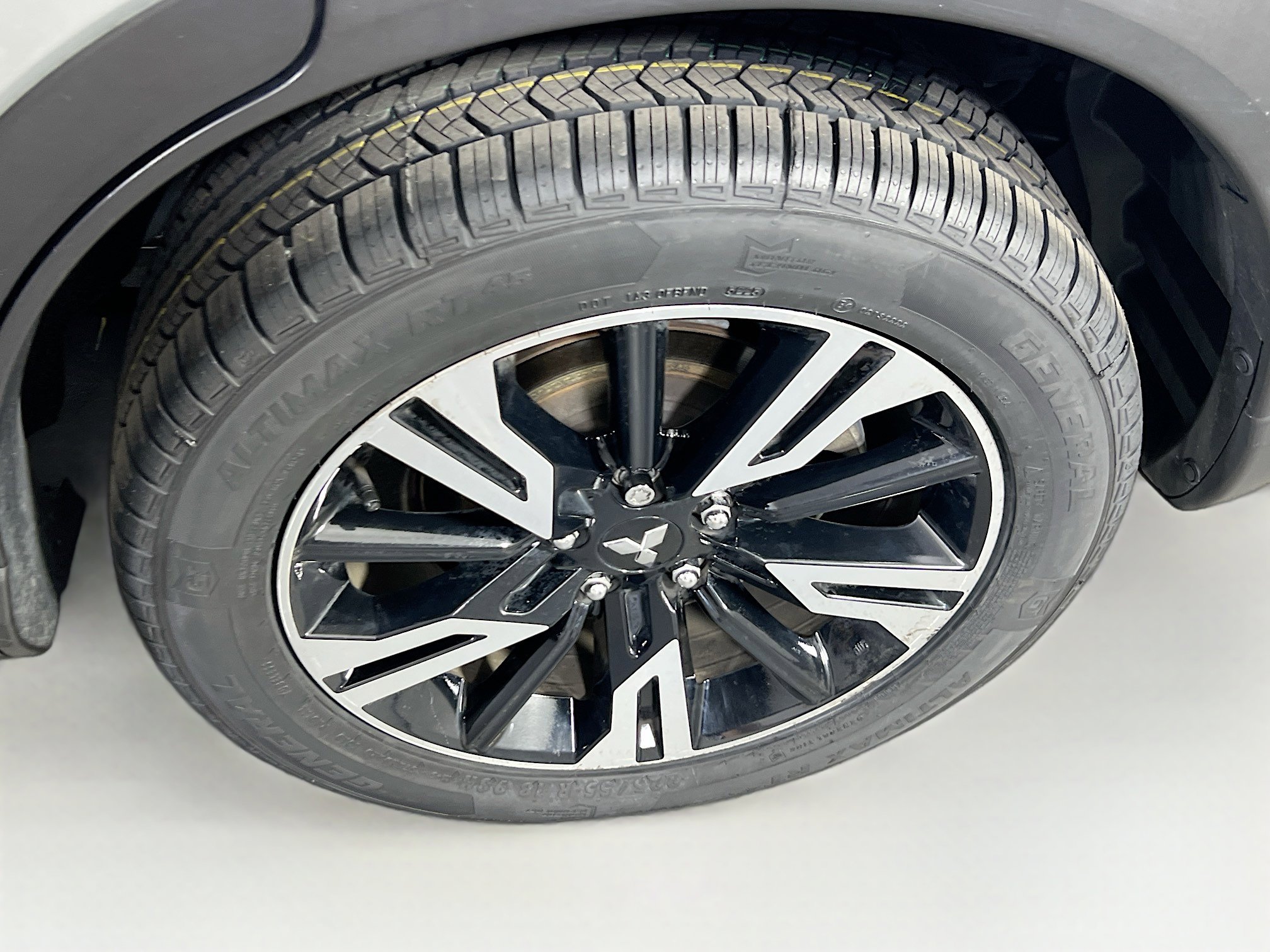 Used 2023 Mitsubishi Eclipse Cross SE image 30