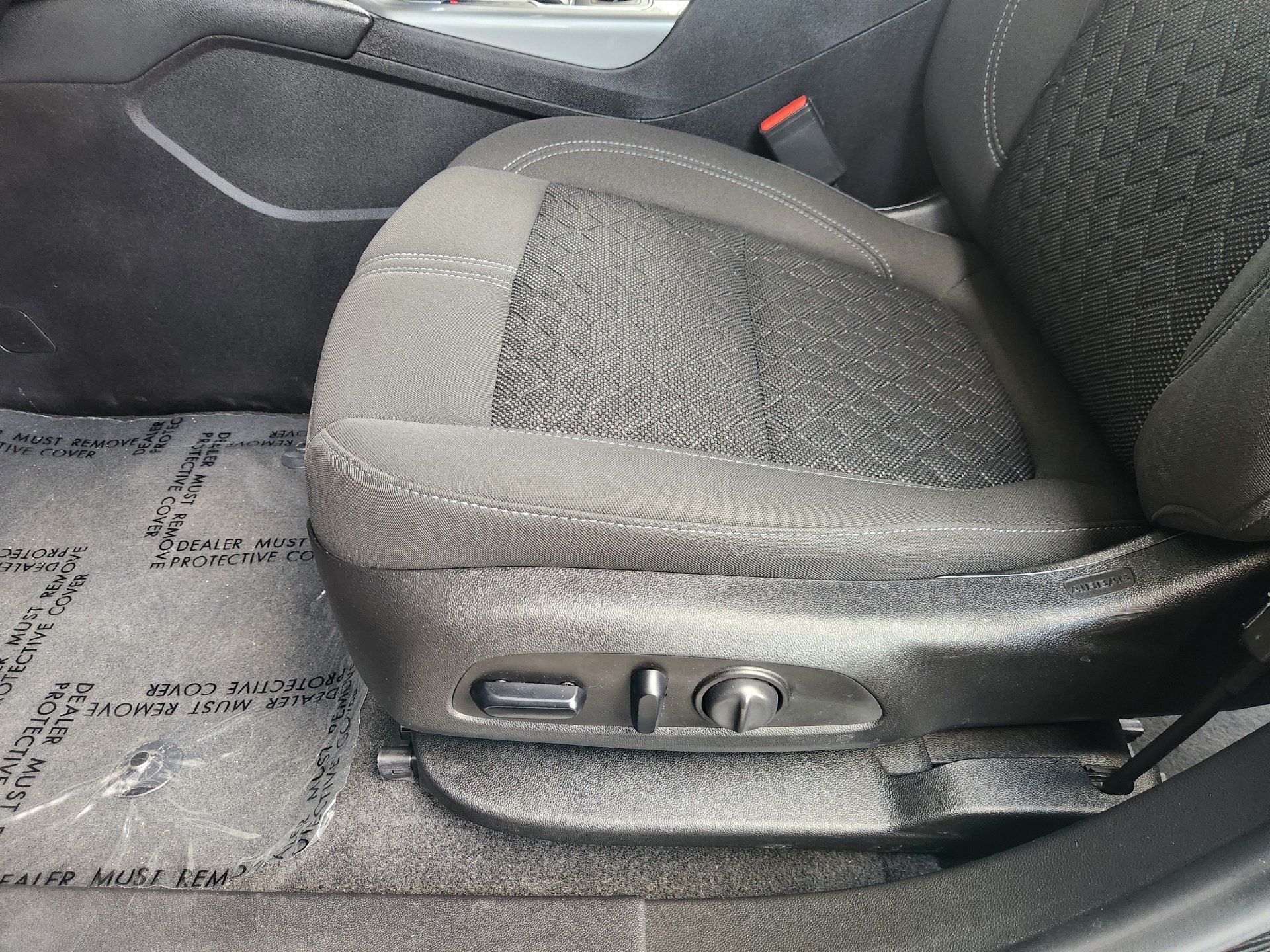 Used 2019 Chevrolet Blazer LT FWD image 24