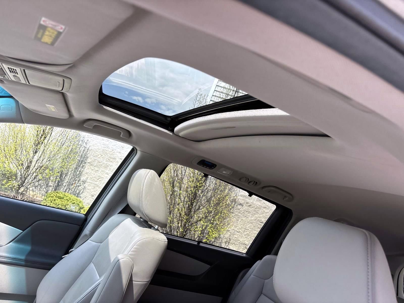 Used 2011 Honda Odyssey EX-L image 27