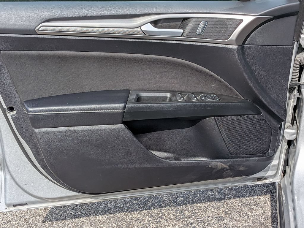Used 2019 Ford Fusion SE AWD/4WD image 19
