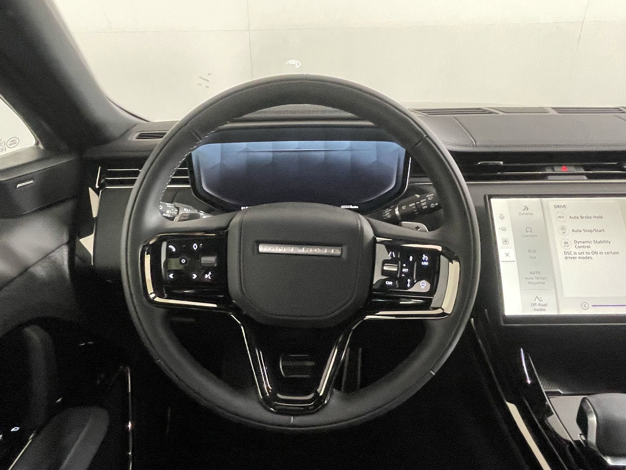 New 2025 Land Rover Range Rover Sport Dynamic SE image 4