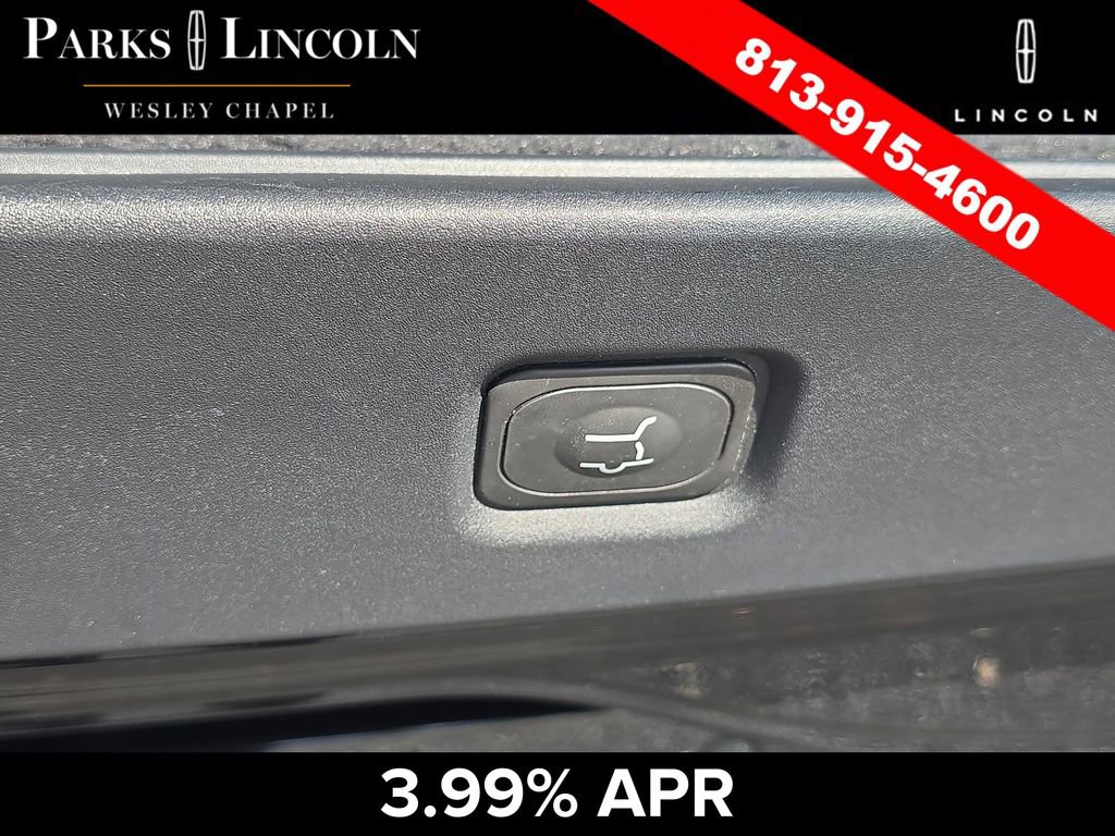 Used 2025 Lincoln Navigator Reserve image 9