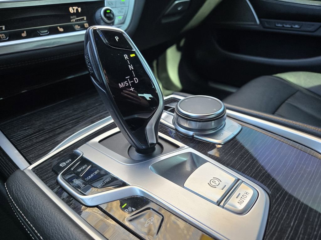 Used 2019 BMW 740i xDrive 740i xDrive w/ M Sport Package image 19