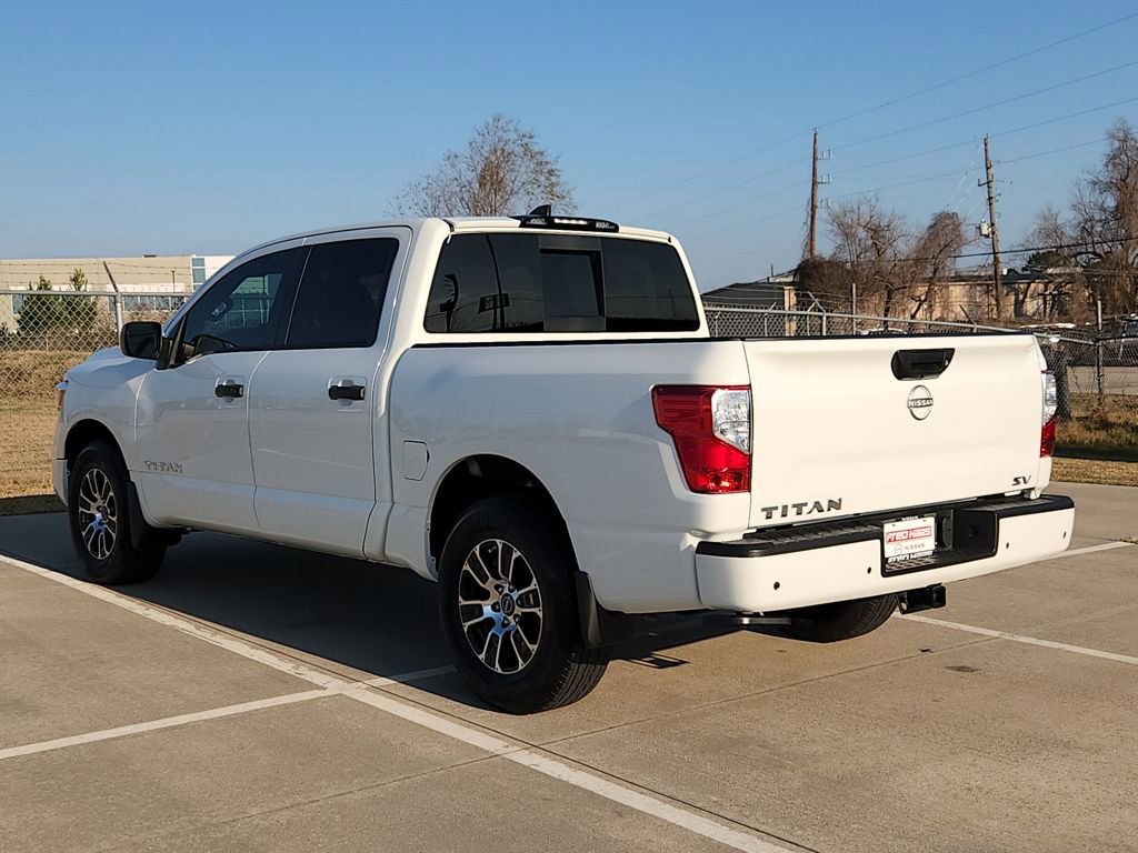 Certified 2024 Nissan Titan SV w/ SV Convenience Package image 7