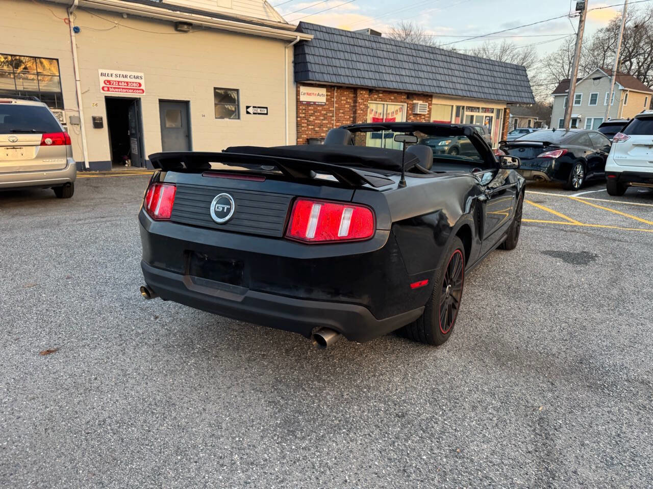 Used 2010 Ford Mustang GT Premium image 10