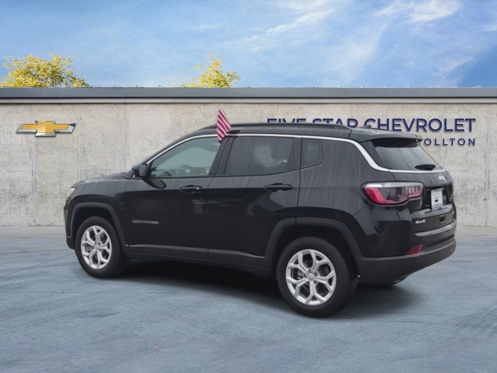 Used 2024 Jeep Compass Latitude AWD/4WD image 6