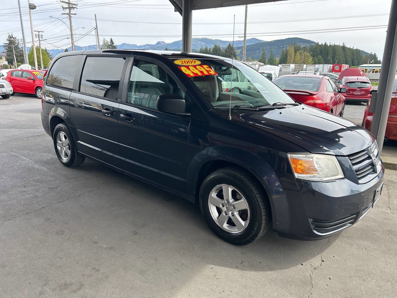 Used 2009 Dodge Grand Caravan SE FWD image 3