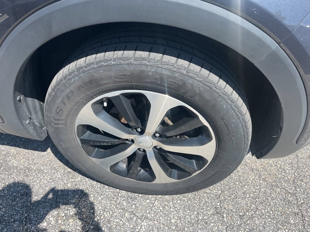 Used 2018 Kia Sorento EX AWD/4WD image 3