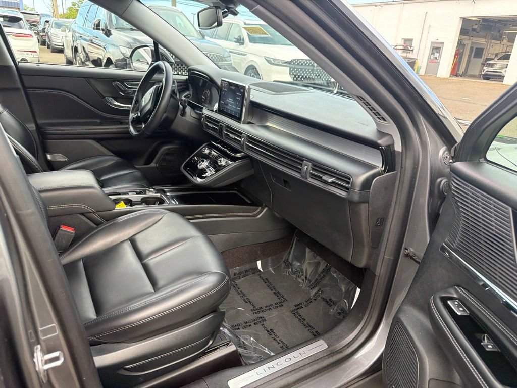 Used 2021 Lincoln Corsair AWD w/ Equipment Group 101A image 16