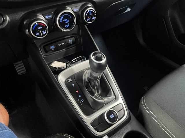 Used 2025 Hyundai Venue SEL FWD image 29