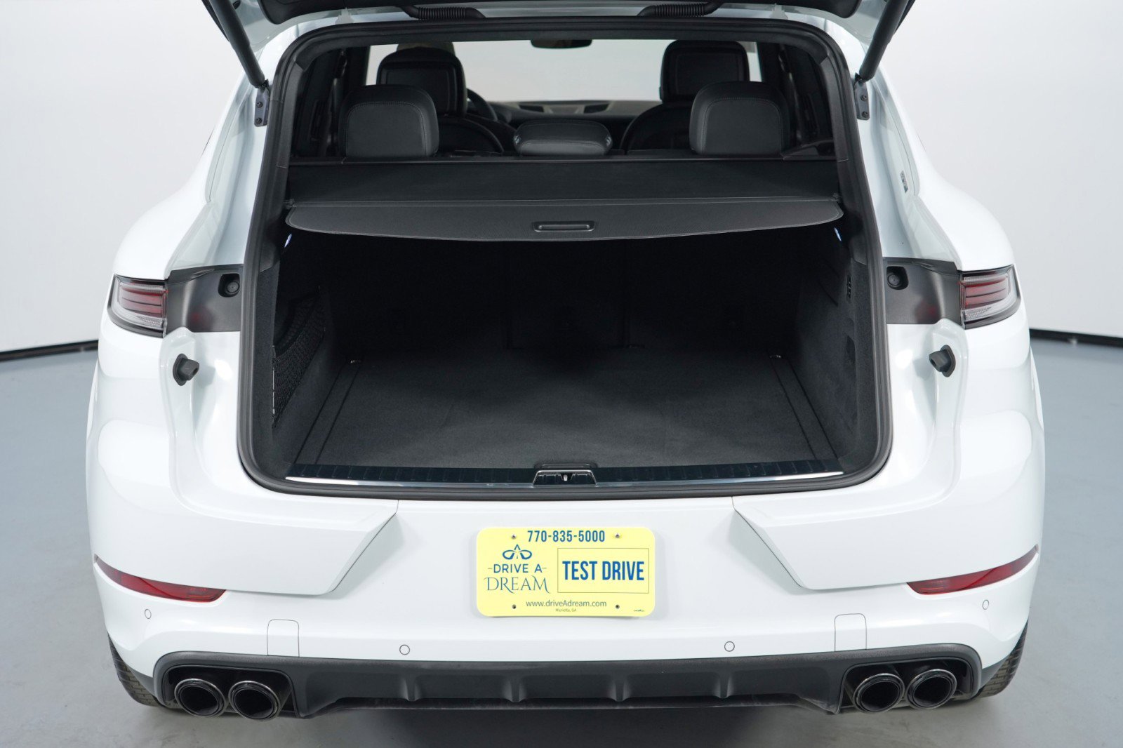 Used 2024 Porsche Cayenne S w/ Premium Package Plus image 10