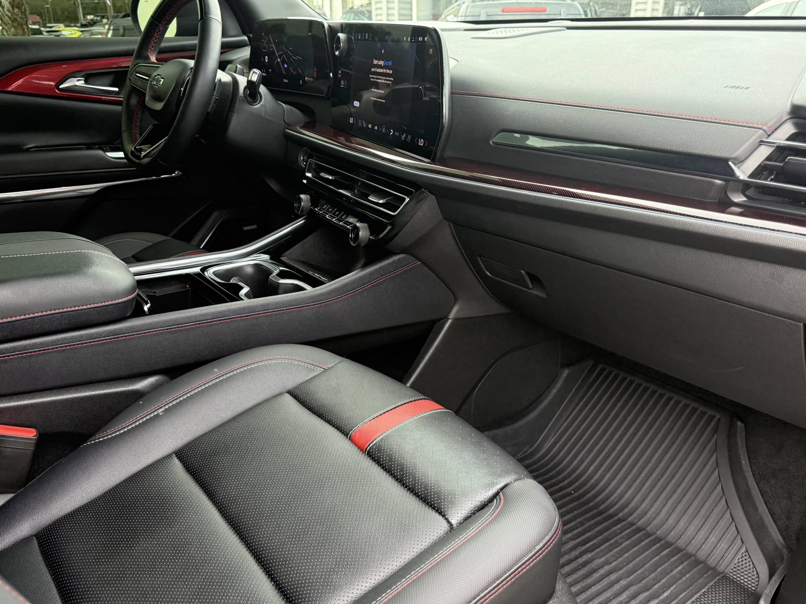 Used 2026 Chevrolet Traverse RS w/ LPO, Floor Liner Package FWD image 15