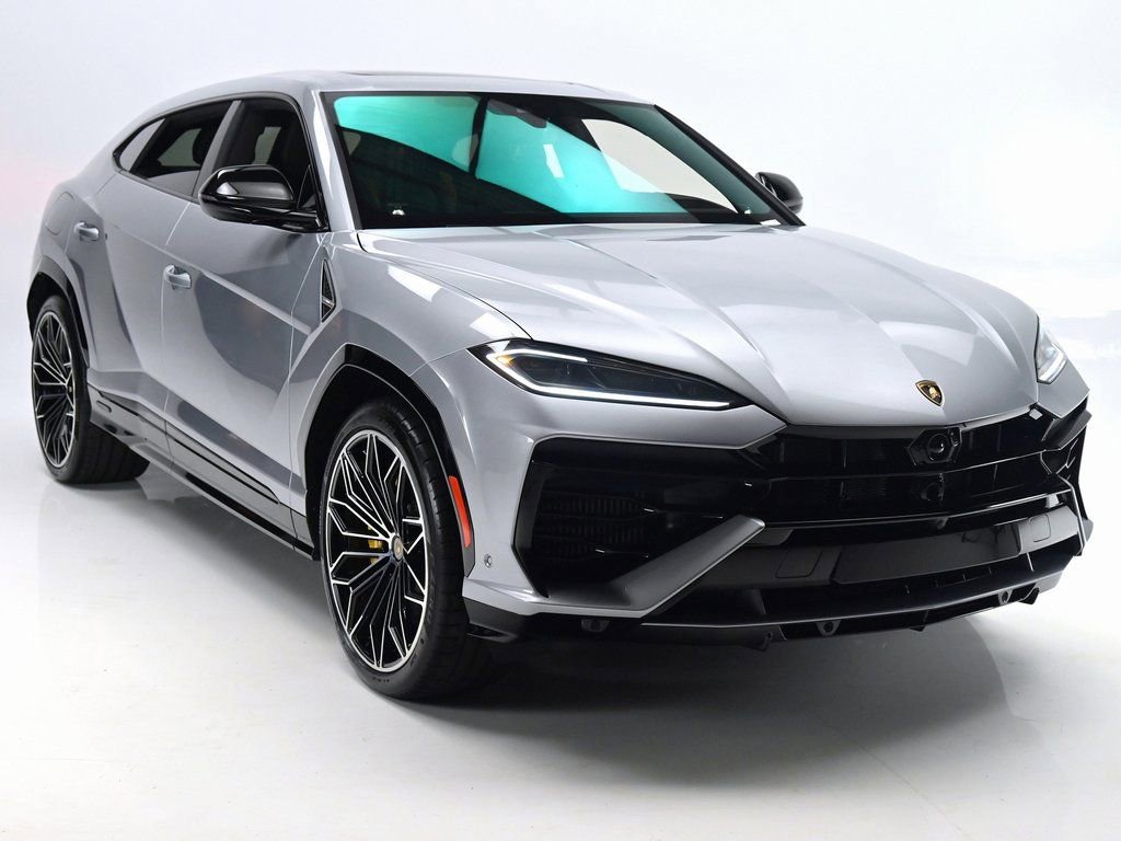 Used 2025 Lamborghini Urus SE image 3
