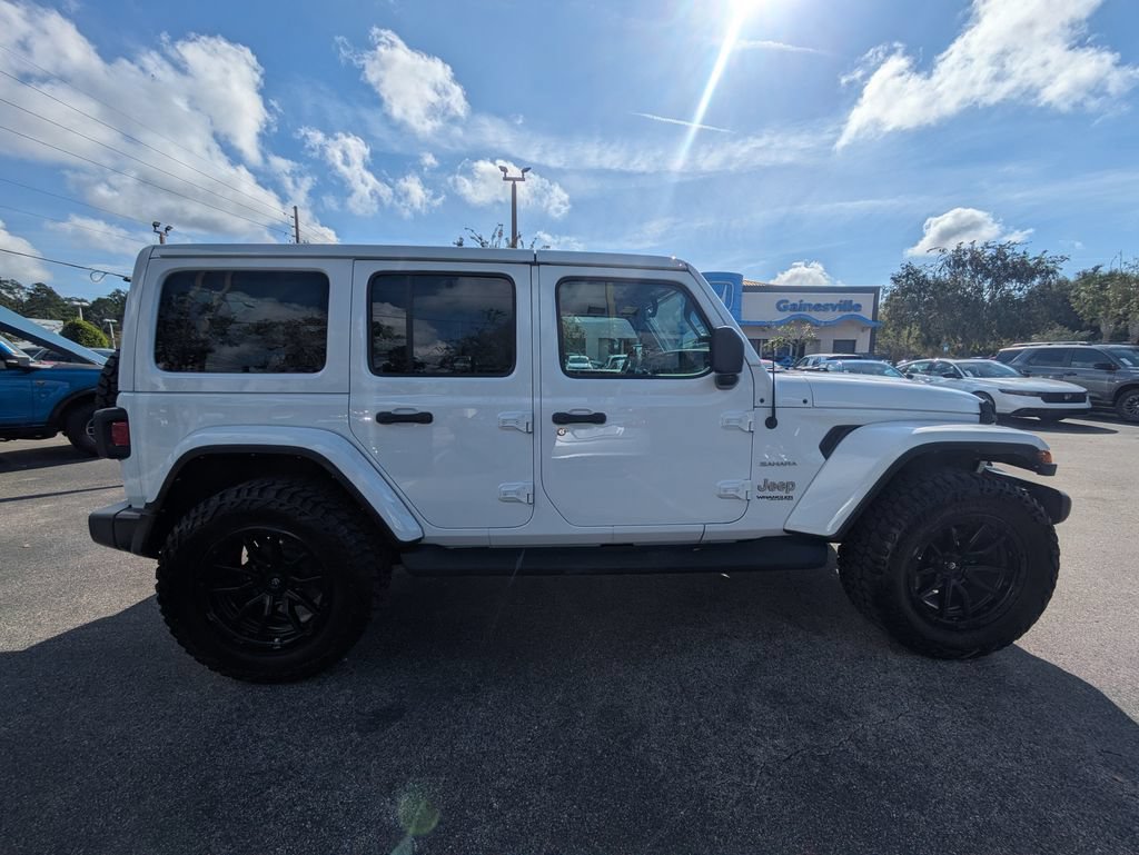 Used 2022 Jeep Wrangler Unlimited Sahara AWD/4WD image 3