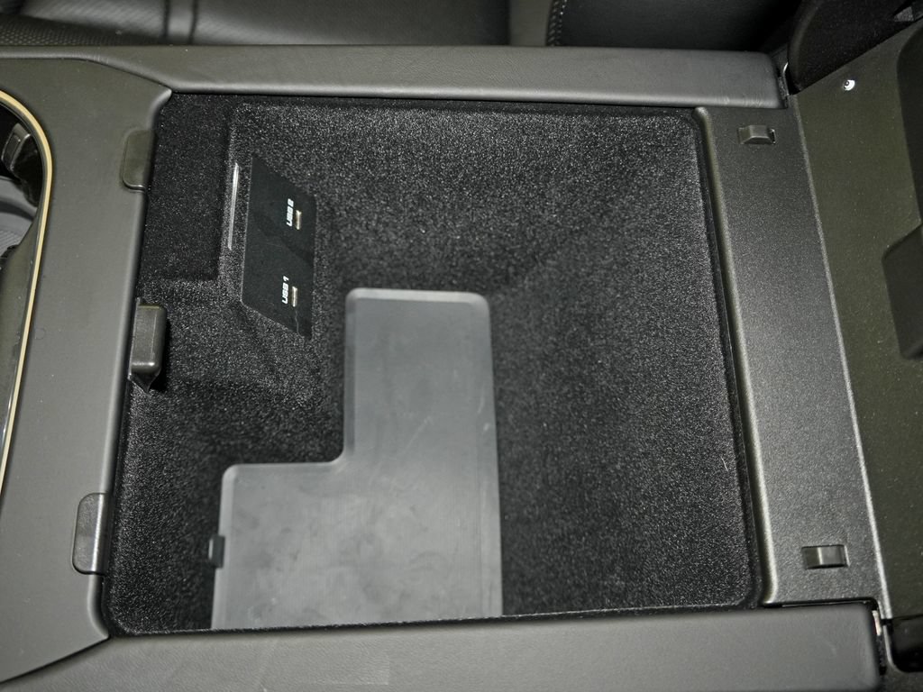 Certified 2023 Porsche Cayenne AWD/4WD image 36