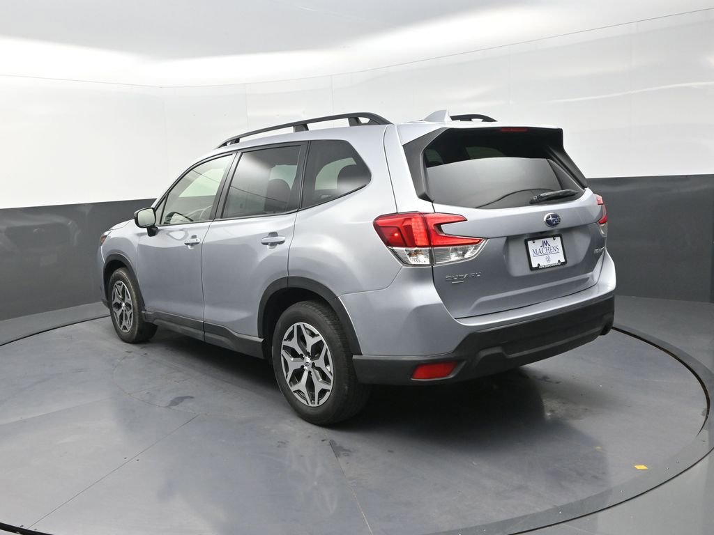 Used 2023 Subaru Forester Premium image 8