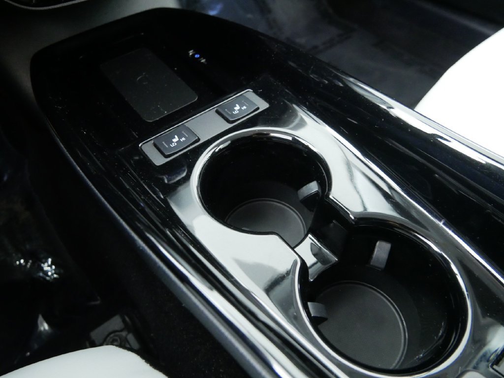 Used 2019 Toyota Prius Limited FWD image 32