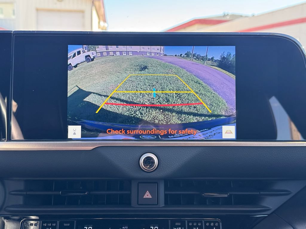 Certified 2025 Toyota Crown Signia AWD/4WD image 22