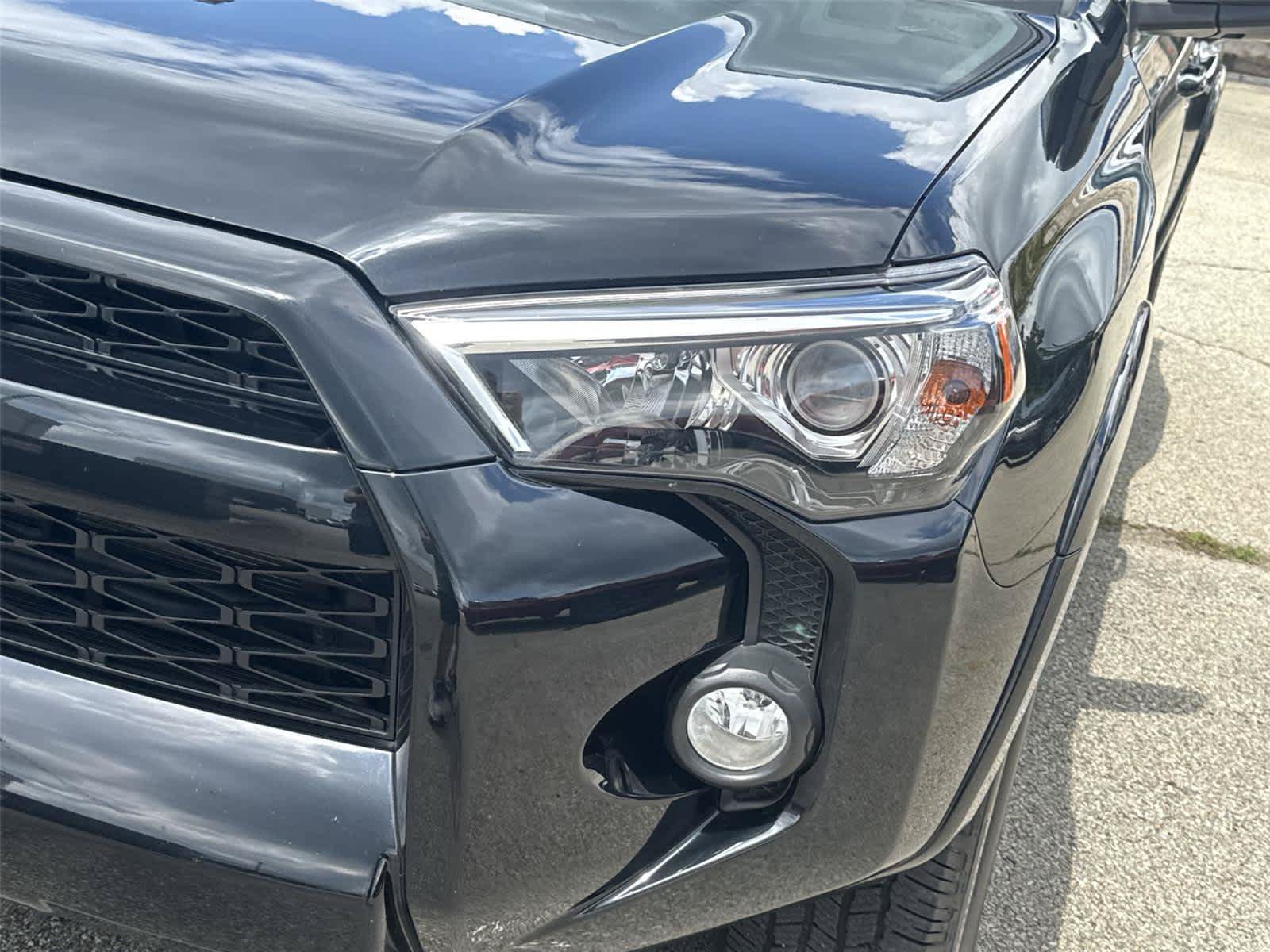 Used 2019 Toyota 4Runner SR5 Premium AWD/4WD image 9