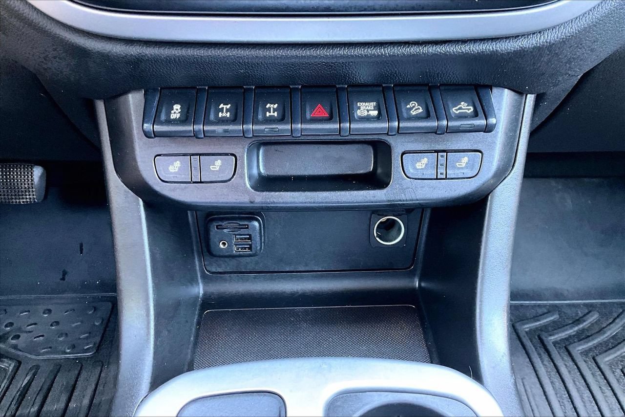 Used 2021 Chevrolet Colorado ZR2 AWD/4WD image 16