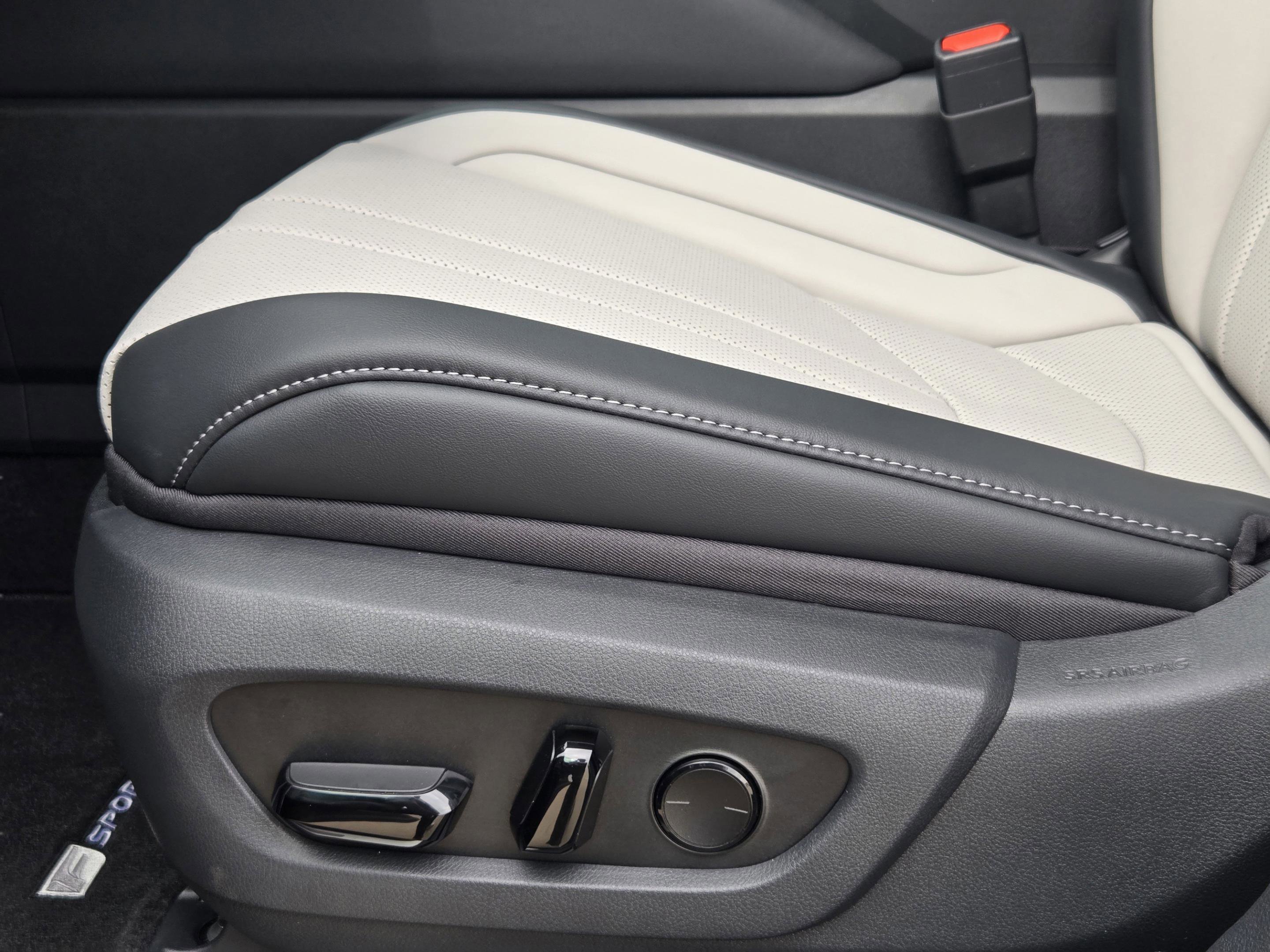 New 2026 Lexus TX 500h AWD image 17