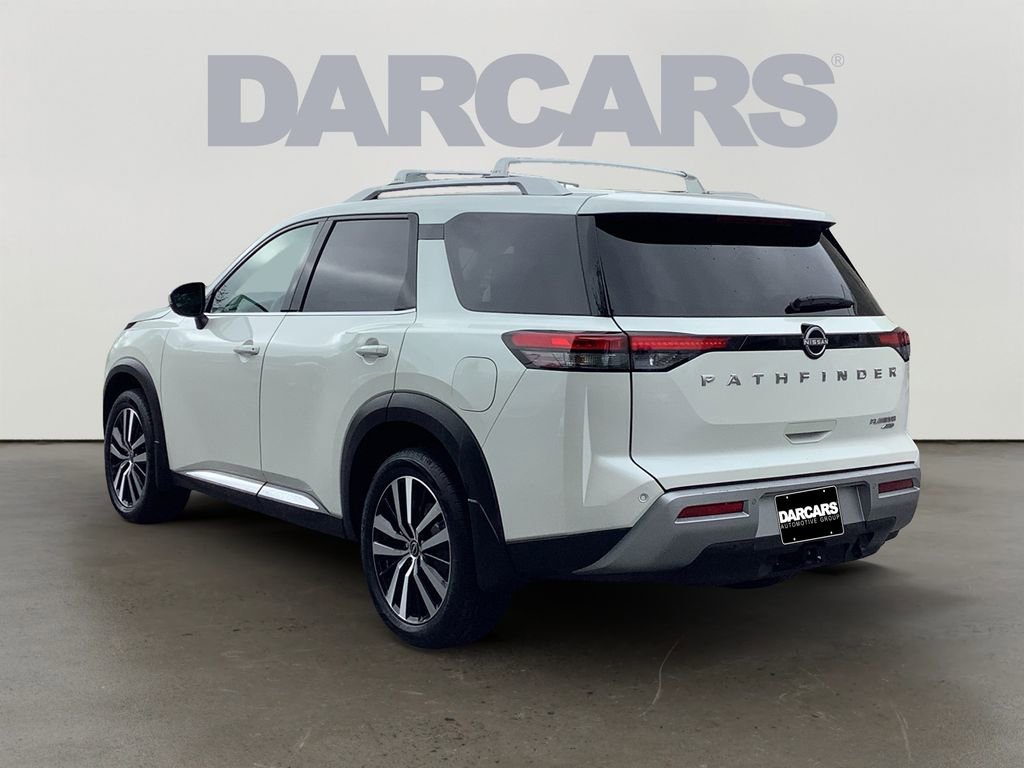 Used 2024 Nissan Pathfinder Platinum image 5