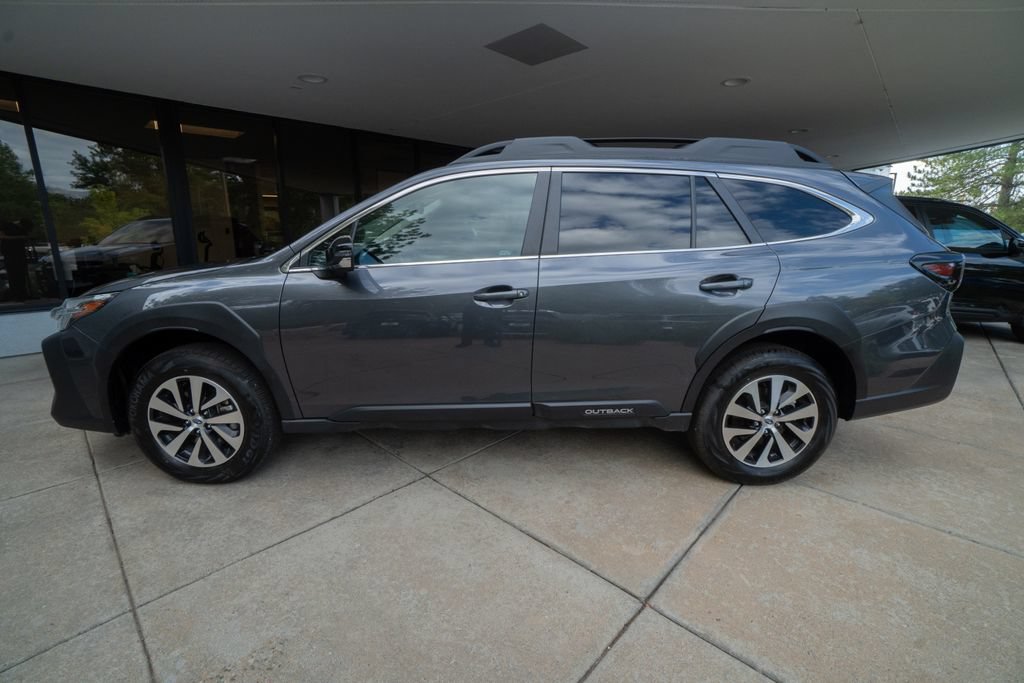 Certified 2025 Subaru Outback Premium w/ Popular Package #1A AWD/4WD image 4