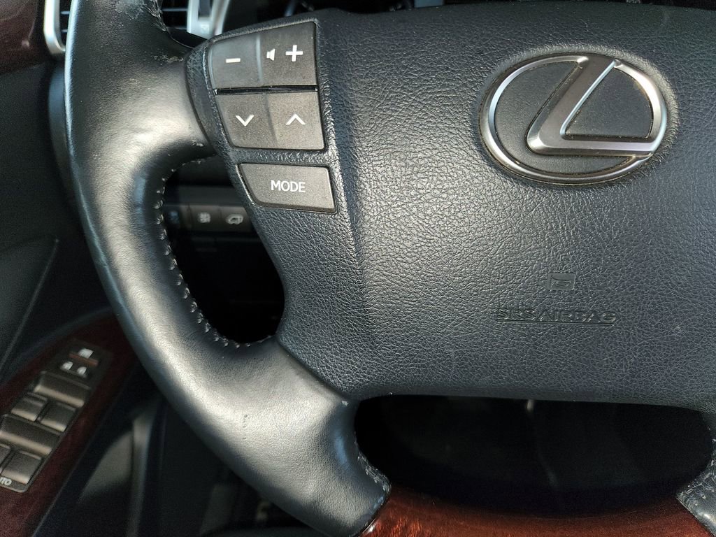 Used 2014 Lexus LX 570 4WD w/ Luxury Package image 27