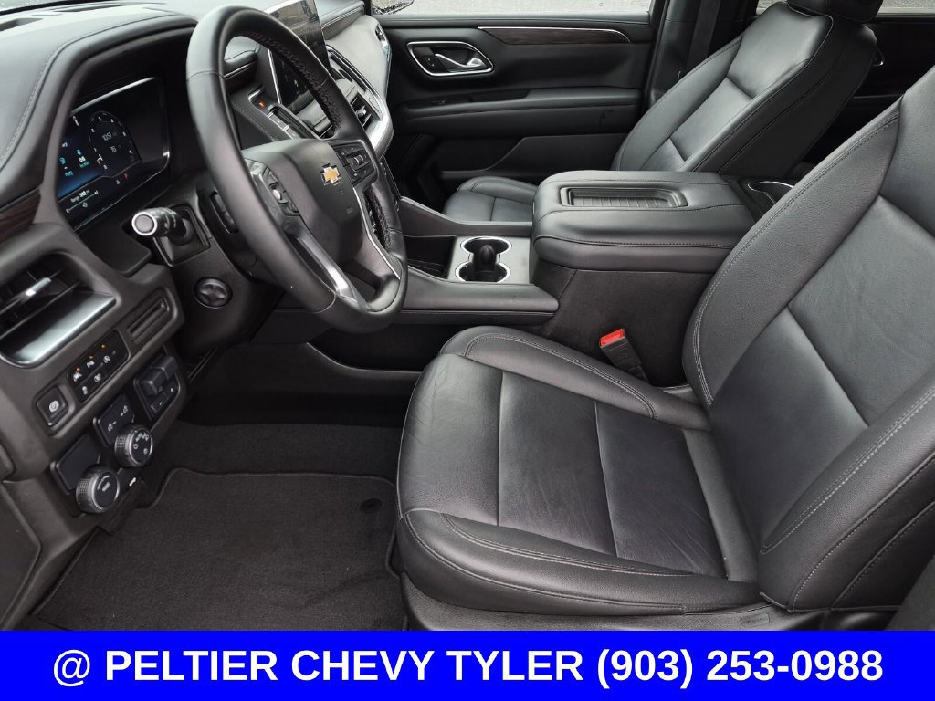 Used 2024 Chevrolet Suburban LT w/ Luxury Package RWD image 35