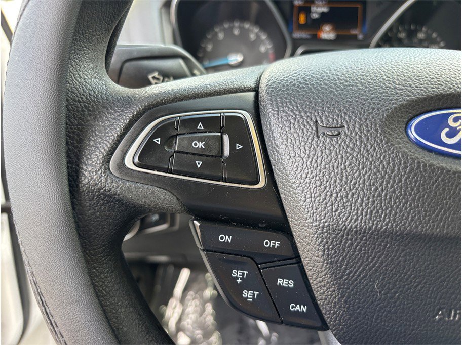 Used 2017 Ford Focus SEL FWD image 19