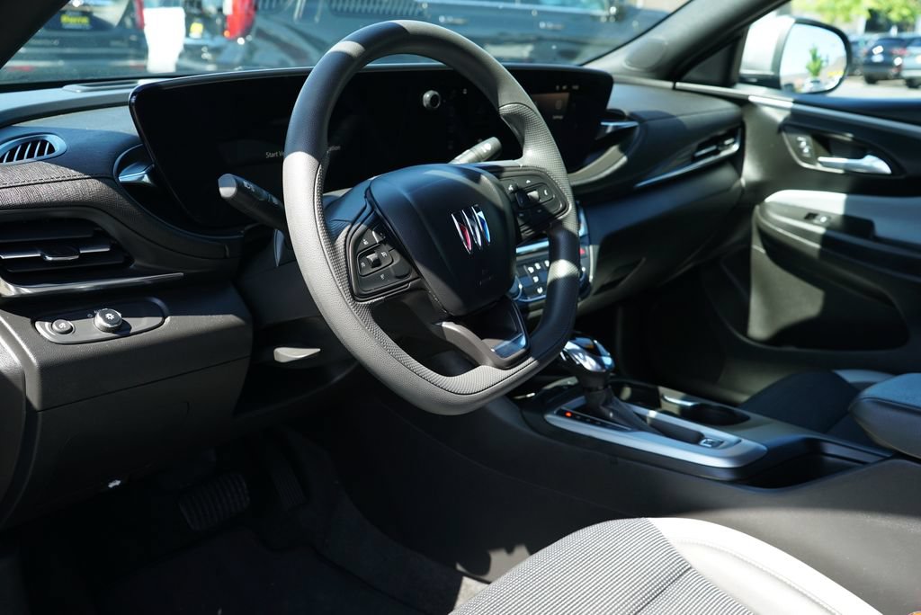Used 2024 Buick Envista Preferred w/ Convenience II Package FWD image 21