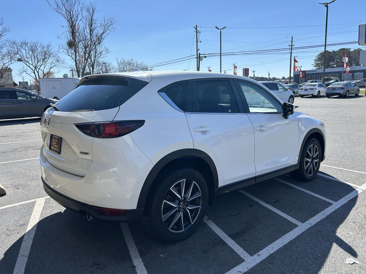 Used 2018 MAZDA CX-5 Touring w/ Preferred Equipment Package FWD image 8
