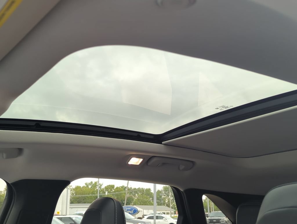 Used 2025 Ford Escape SE w/ PHEV Premium Package FWD image 14