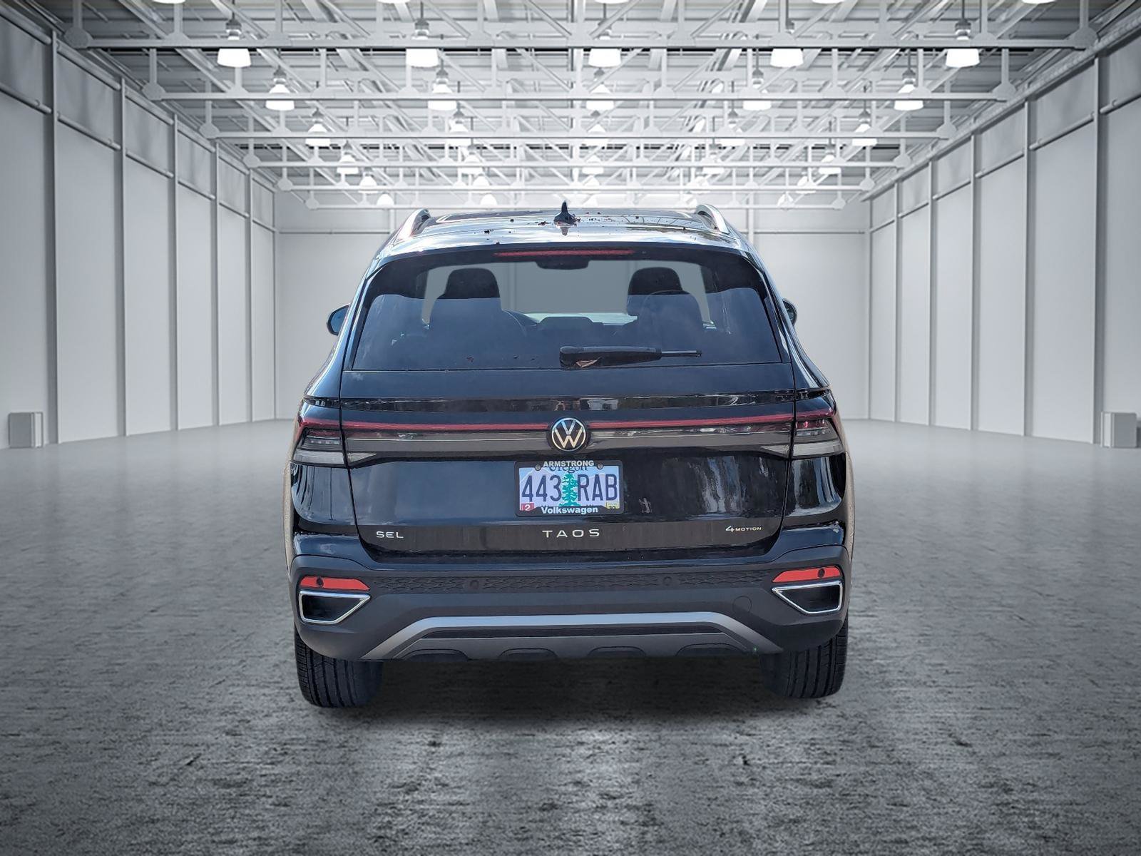 Used 2025 Volkswagen Taos SEL AWD/4WD image 4