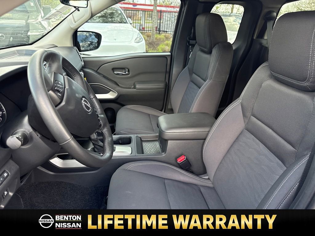 Used 2024 Nissan Frontier SV w/ SV Convenience Package image 11