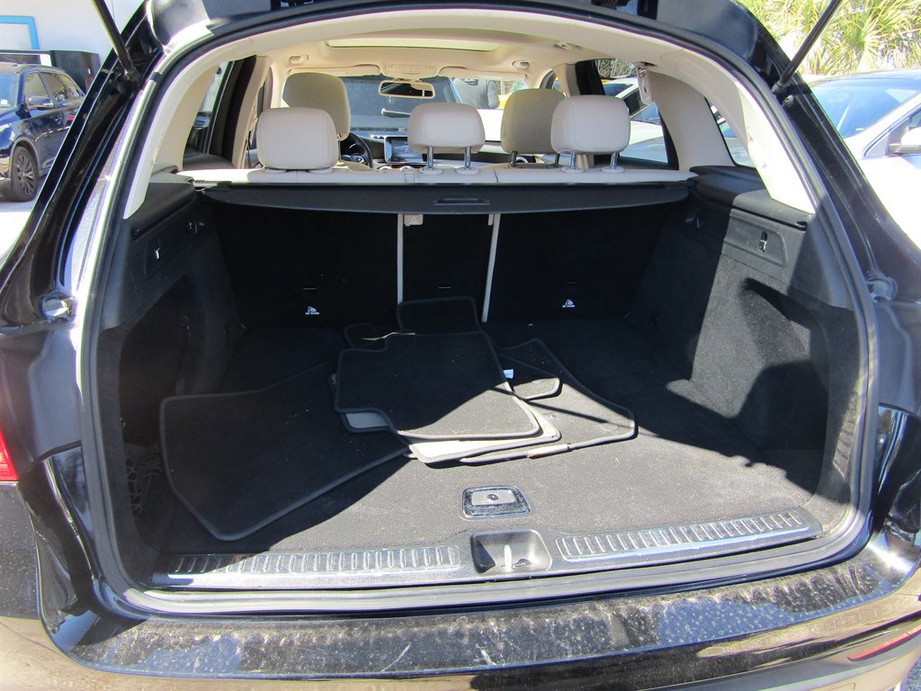 Used 2017 Mercedes-Benz GLC 300 image 7