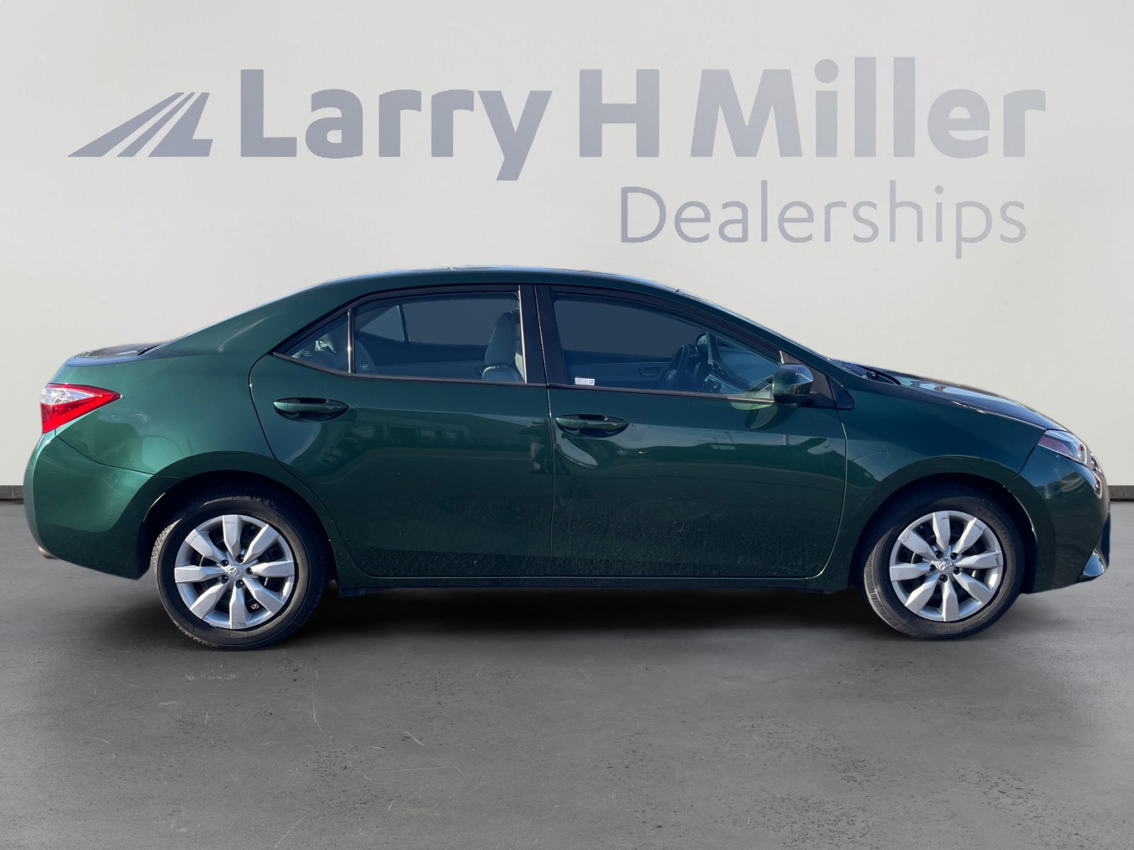 Used 2016 Toyota Corolla LE FWD image 6