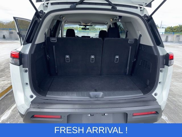 Used 2024 Nissan Pathfinder S image 12