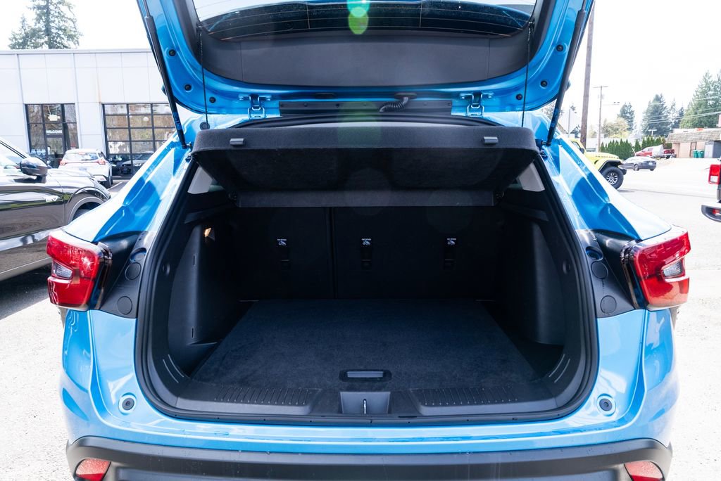 Used 2025 Chevrolet Trax LT image 7