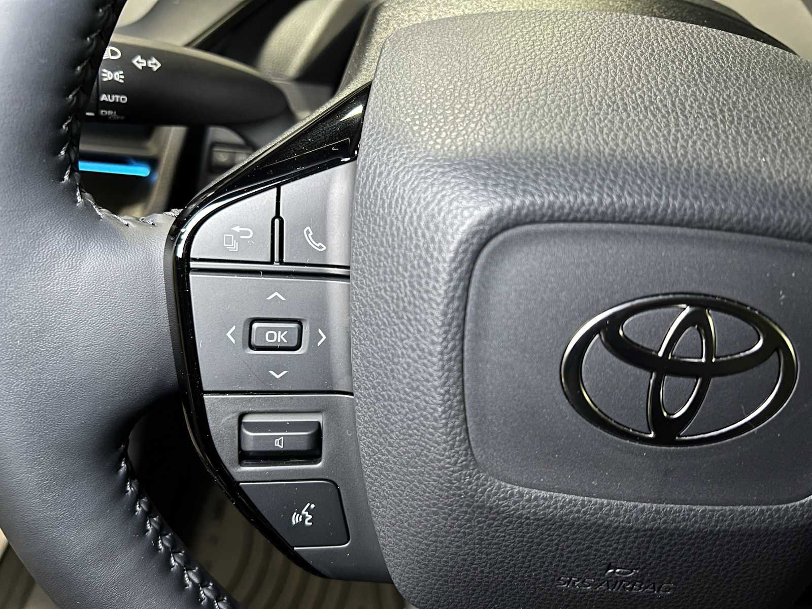 Used 2025 Toyota Prius AWD image 23