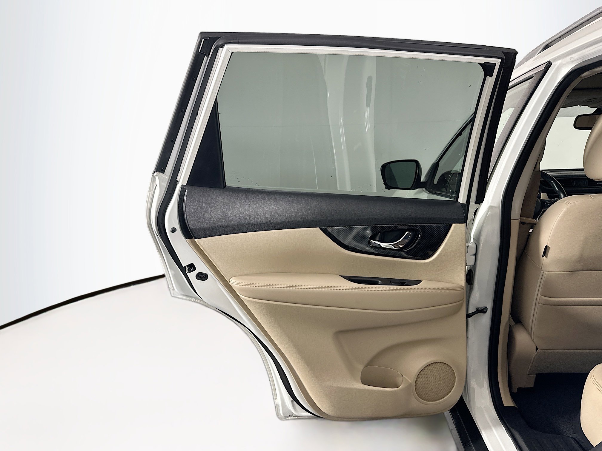 Used 2018 Nissan Rogue SL w/ Premium Package image 27